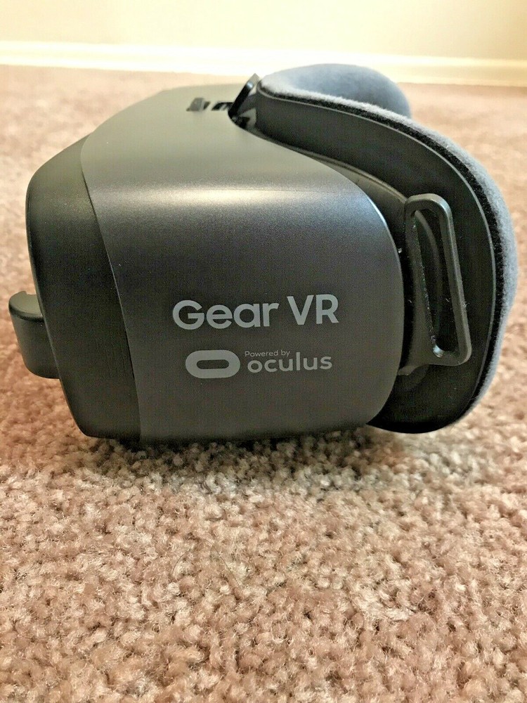 Samsung Gear VR SM-R324 With Controller Virtual Reality Headset Games Apps USB-C