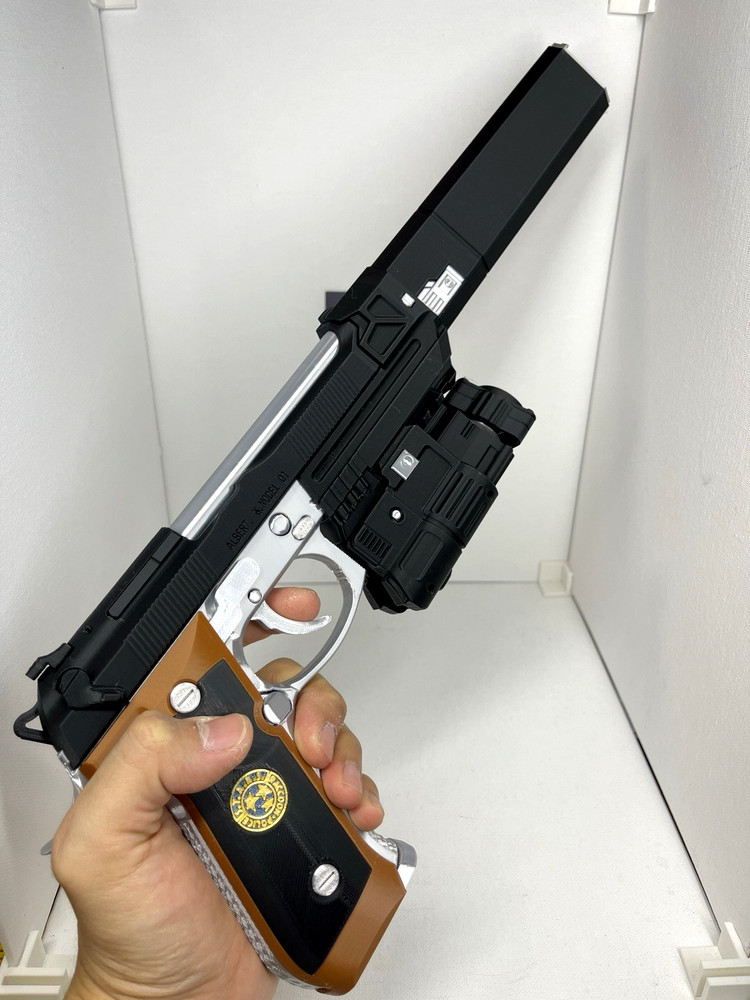 Resident Evil – Beretta 92F Samurai Edge / Wesker Moving Slide 1:1 Prop Cosplay