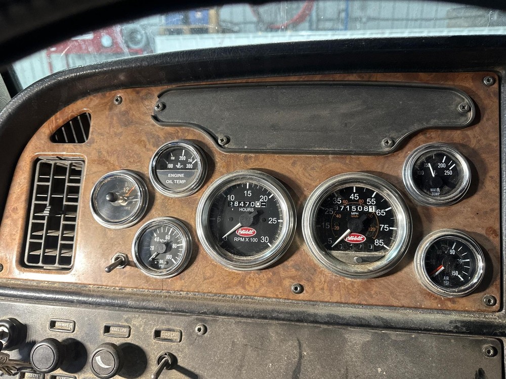 Peterbilt 378 Speedometer Instrument Cluster - Used