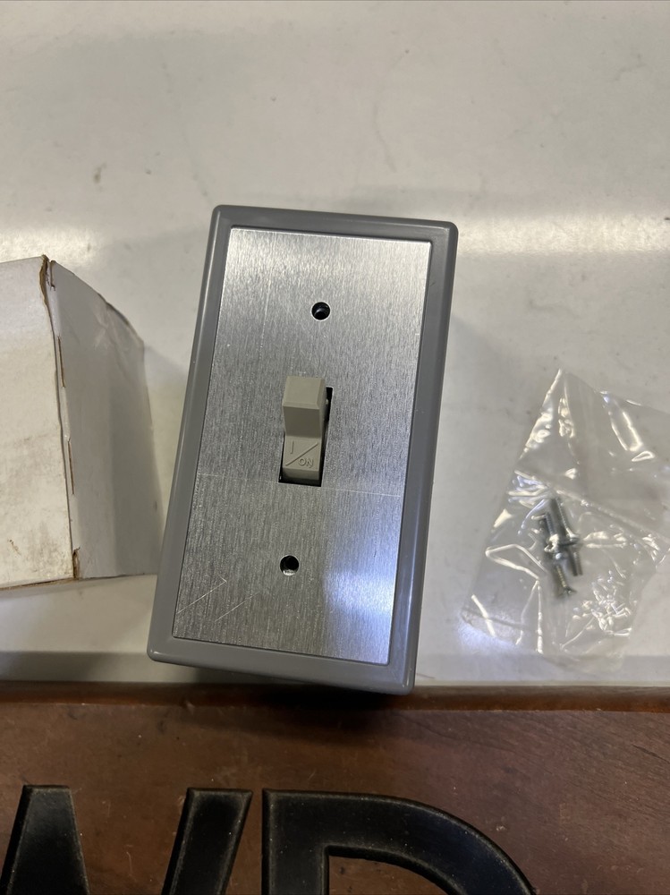 Siemens Manual Starter 1 Pole Toggle Switch Cat: SMFFG1 277 V Max E57