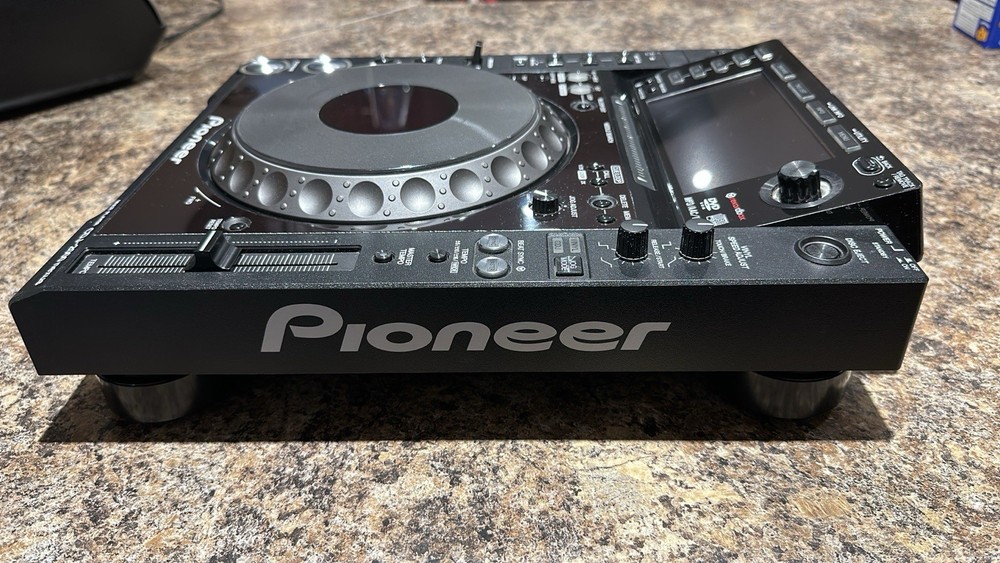 CDJ 2000 Nexus