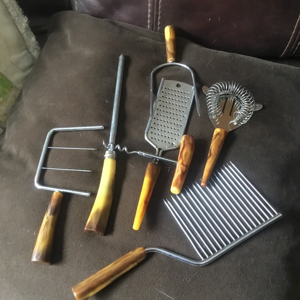 Vintage Bakelite 7 kitchen utensils
