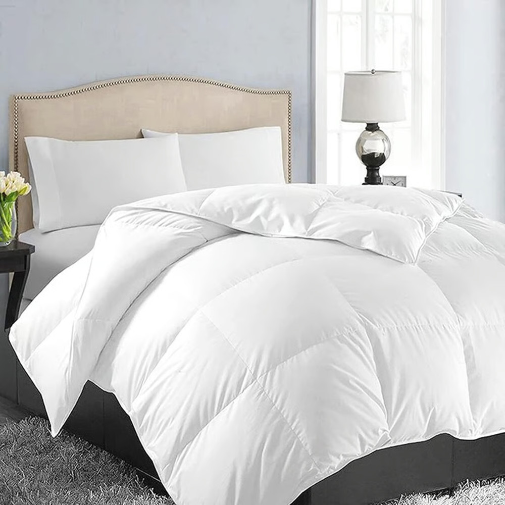 NEW Huntington Home King Size Cooling Cozy Down Alternative Comforter