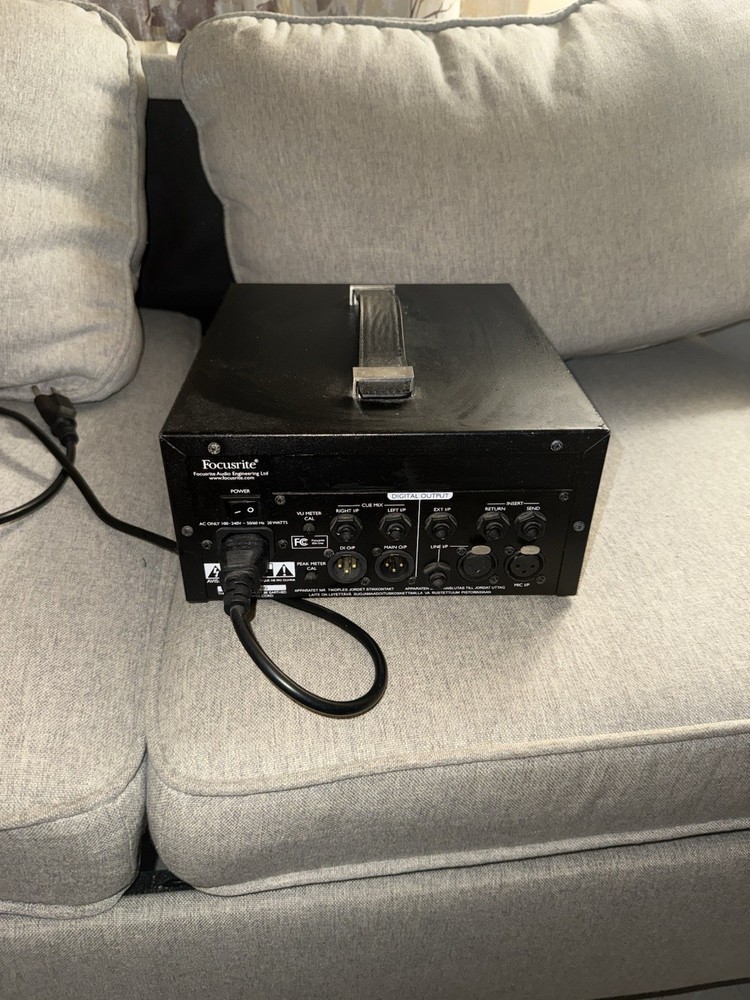 Focusrite ISA One Microphone Preamp Phantom Power VU Meter Instrument Input