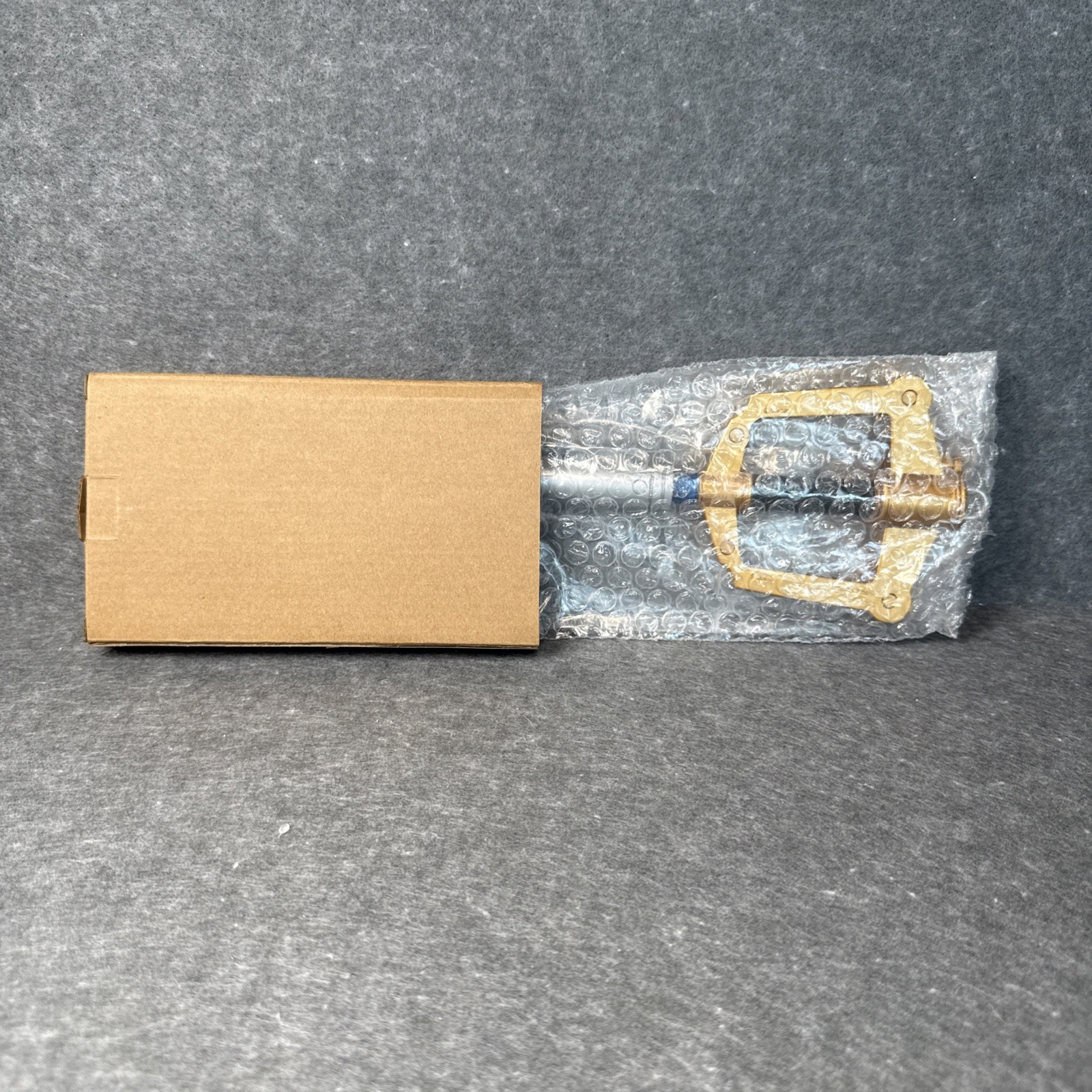 Square Enix KINGDOM HEARTS 14" Replica Light Up Keyblade Kingdom Key NEW Disney