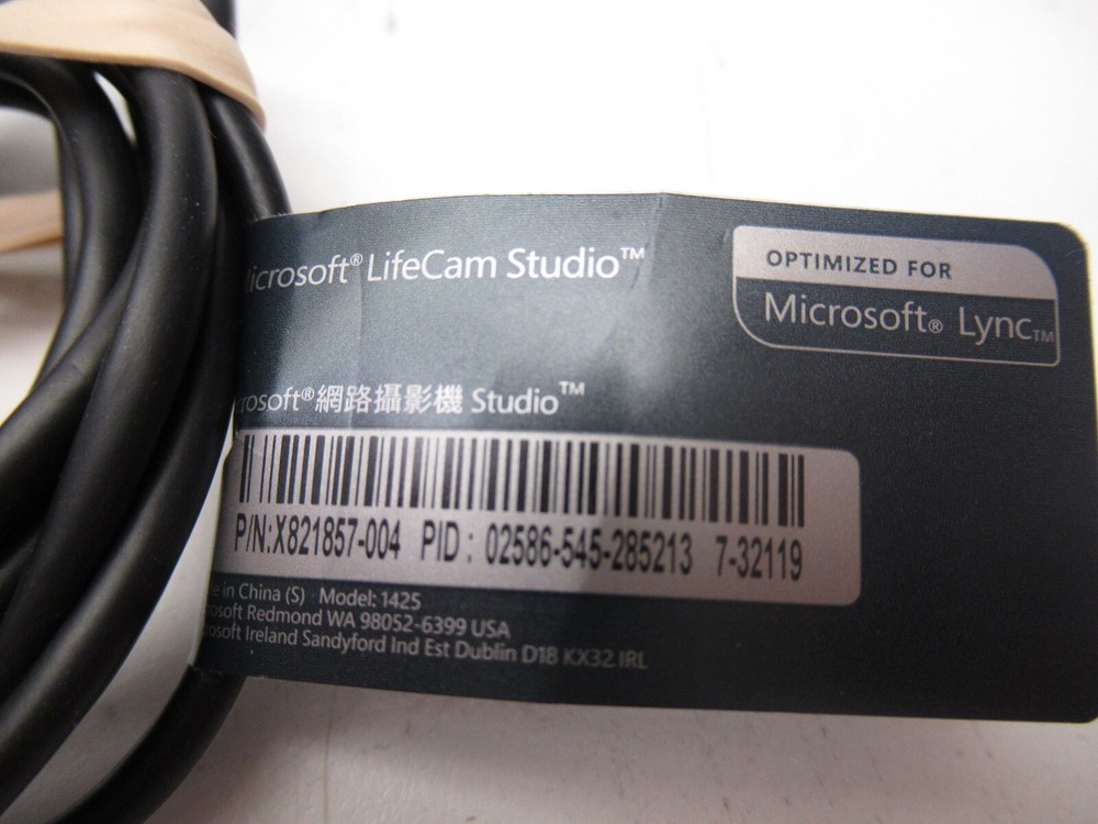 Microsoft LifeCam Studio 1080p HD Model 1425 W/ Black Case