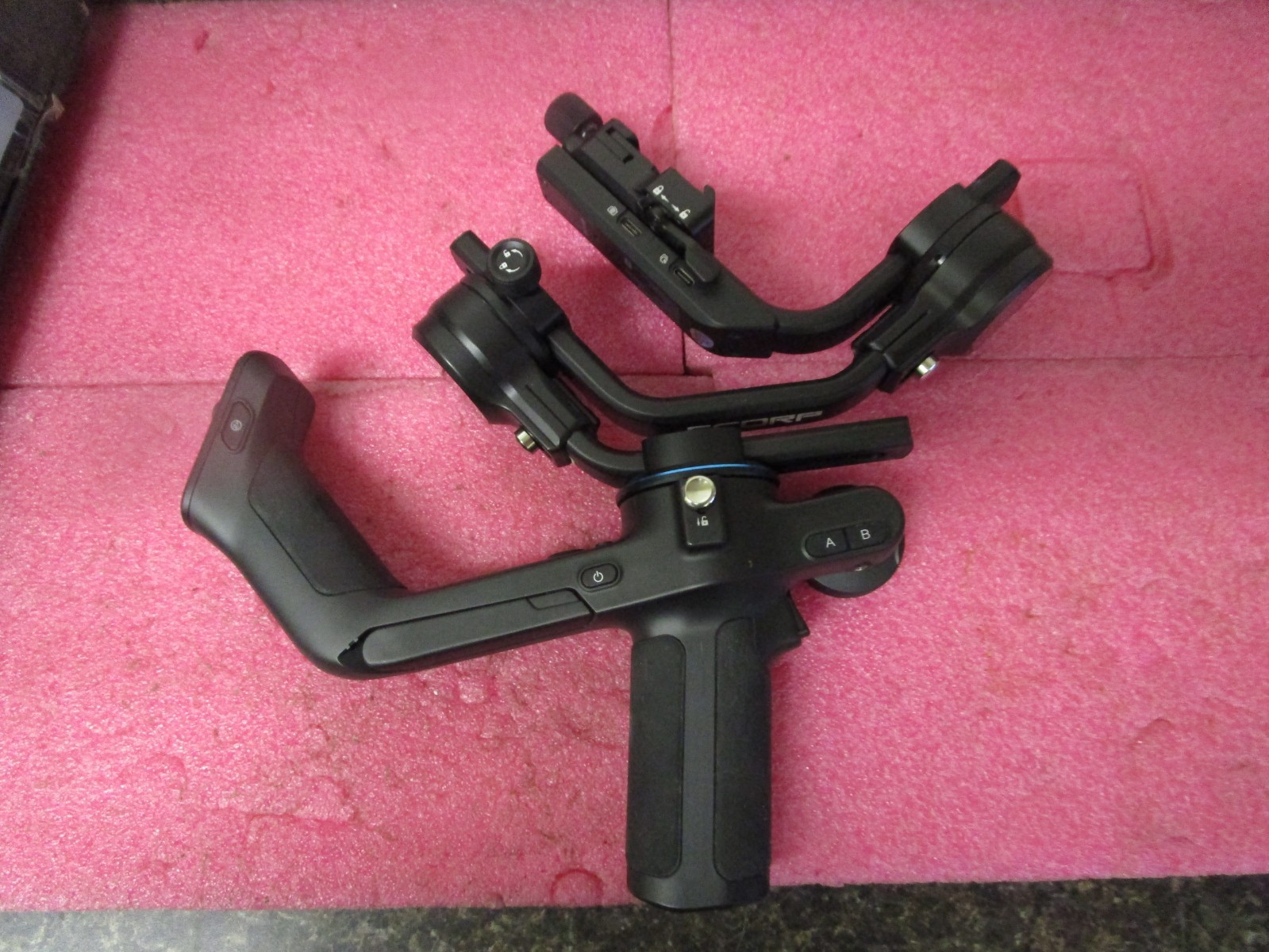 FeiyuTech SCORP C 3-Axis Handheld Gimbal Stabilizer for DSLR Mirrorless Camera