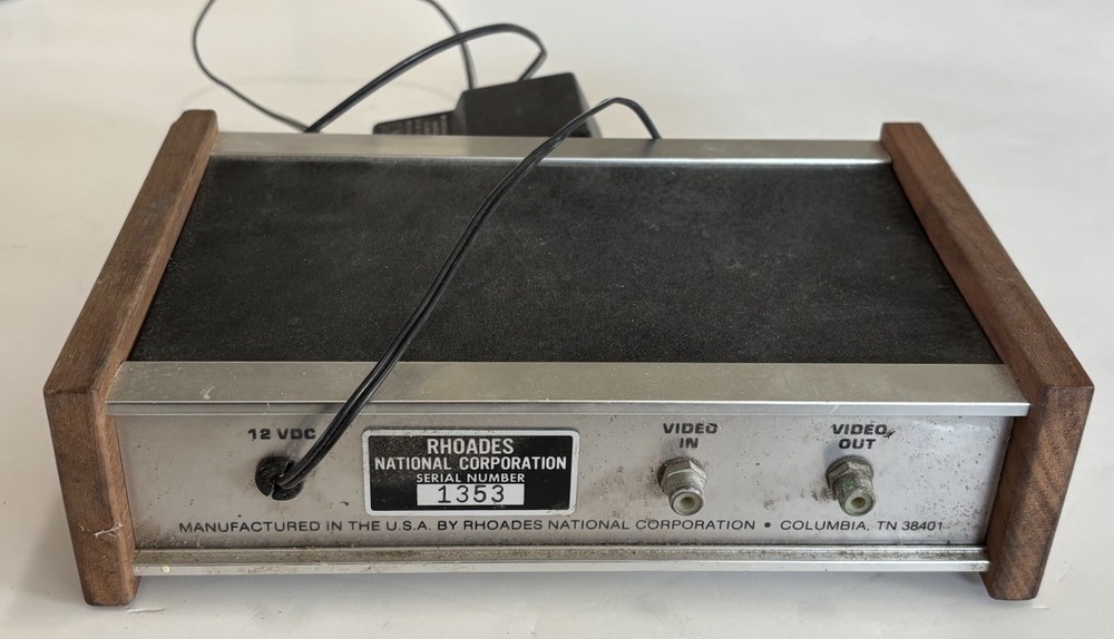 Vintage RHOADES Video Stabilizer / Enhancer VS 4000, Powers On