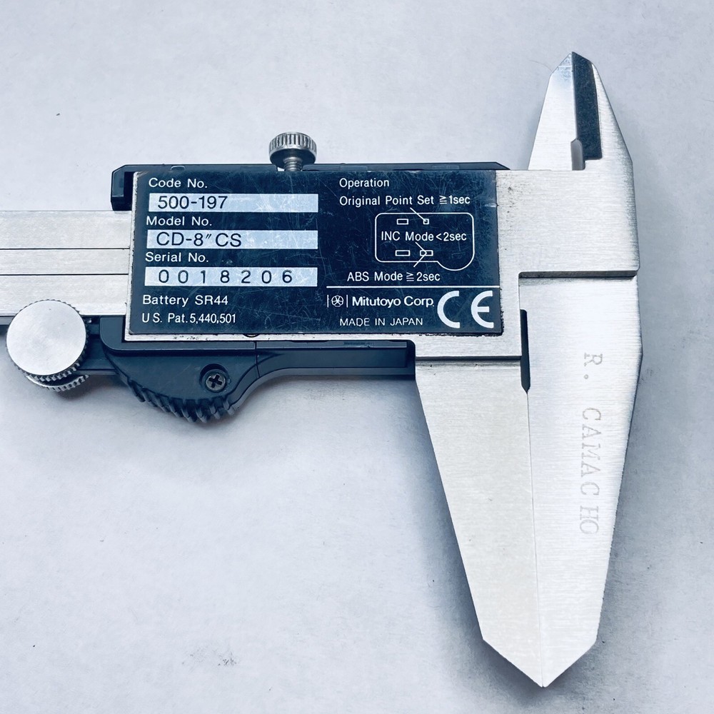 Mitutoyo 500-197 Absolute Digimatic Vernier Caliper Model CD-8" CS w/Case NICE