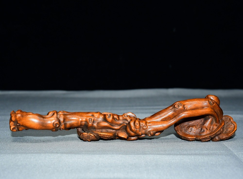 Exquisite Small Leaf Boxwood Lingzhi Ruyi Ornament
