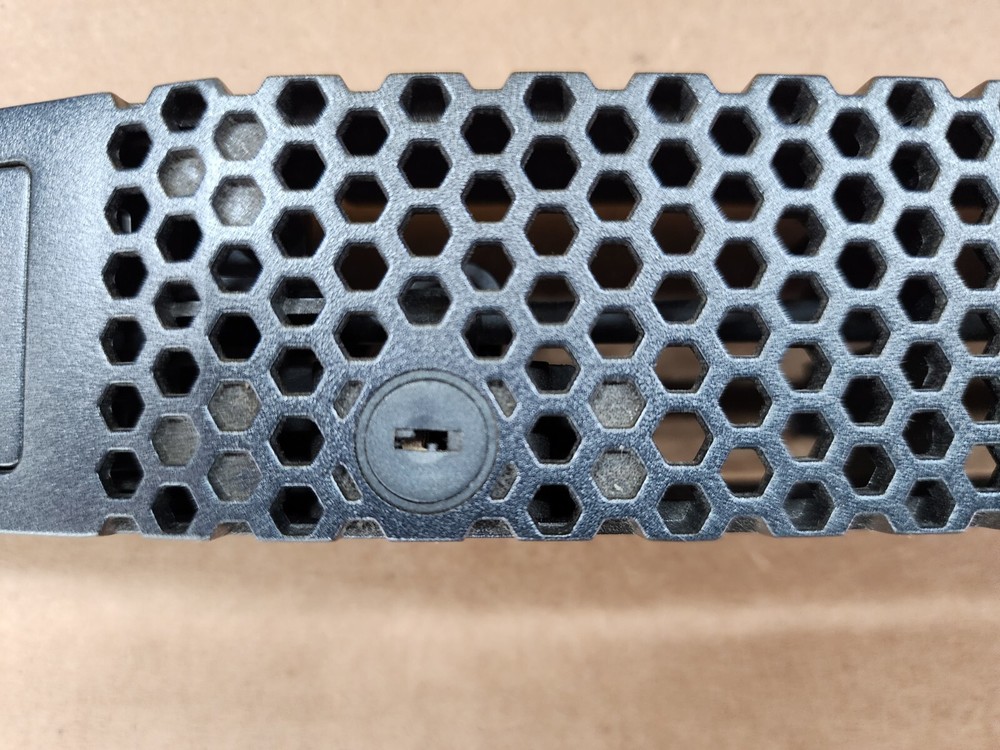EMC 100-563-255 VNX 1U Locking Front Bezel