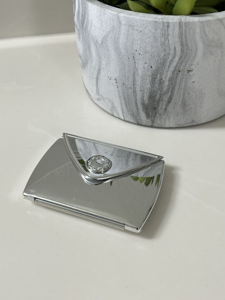 Regime Beauty Envelope Mirror Compact