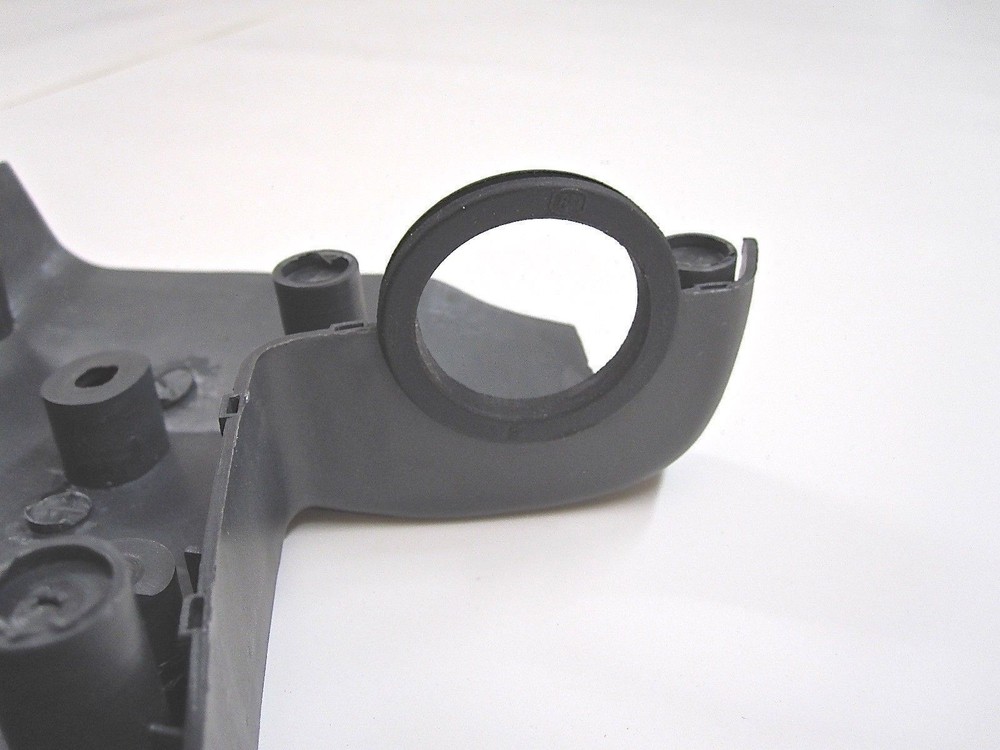 IGNITION GROMMET FOR STEERING COLUMN COVER - SAMURAI '85-'95
