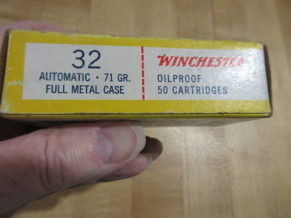 Empty Ammo Box Winchester 32 automatic with insert. (w17) # 111