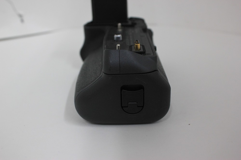 Canon Bg-E22 Battery Grip for EOS R Mirrorless Camera - Includes 2 Batteries