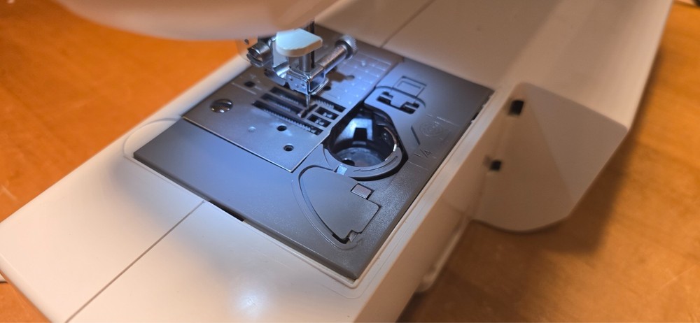 Brother CE-5000PRW Project Runway Sewing Machine – Error E1 – Untested