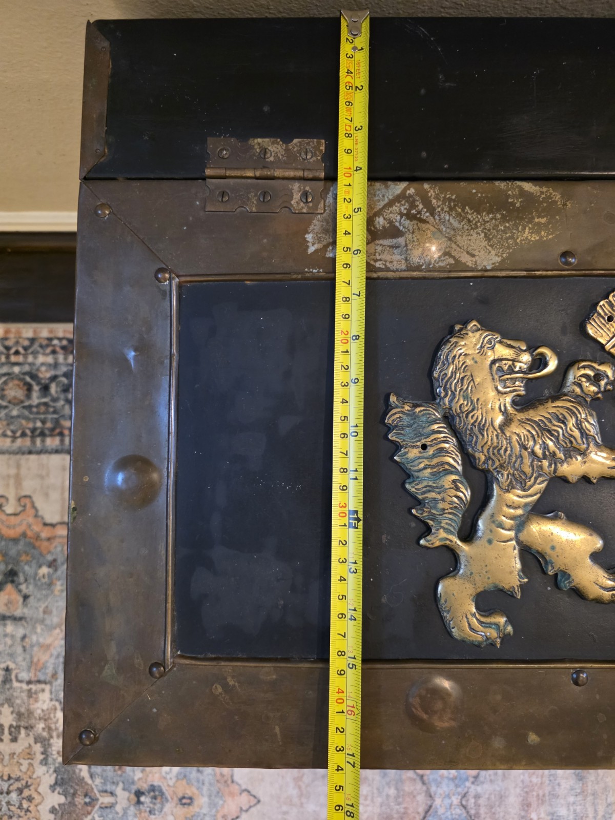 RARE ANTIQUE 19TH C CONTINENTAL BRASS BOUND KINDLING BOX W ARMORIAL. VERY HEAVY