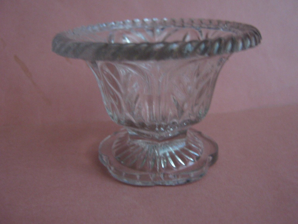 ARCHED LEAF PATTERN GLASS PEDESTAL MASTER OPEN SALT CELLAR, c1870's