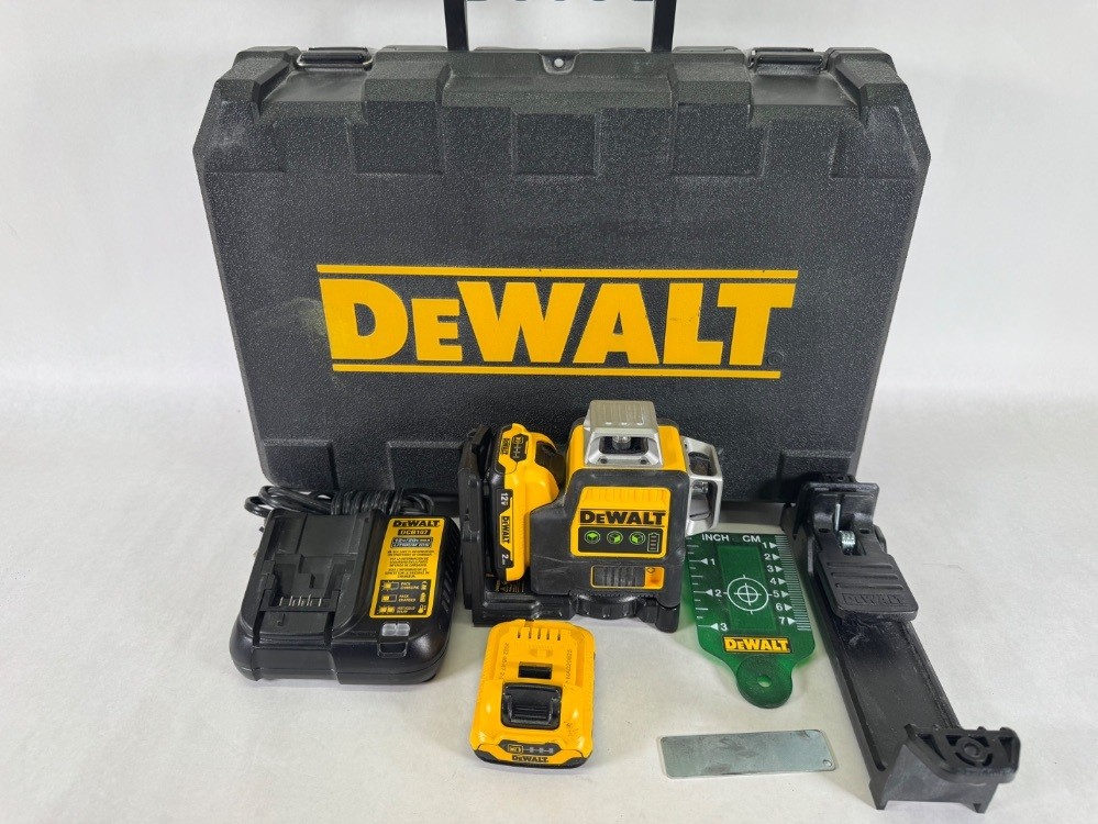 Dewalt DW089LG 20V MAX Laser Level Kit, Cross Line Laser, 3x360, Green