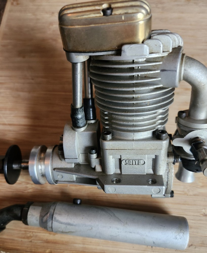 SAITO FA-120S 4 Stroke Hemi Glow Engine. 20cc