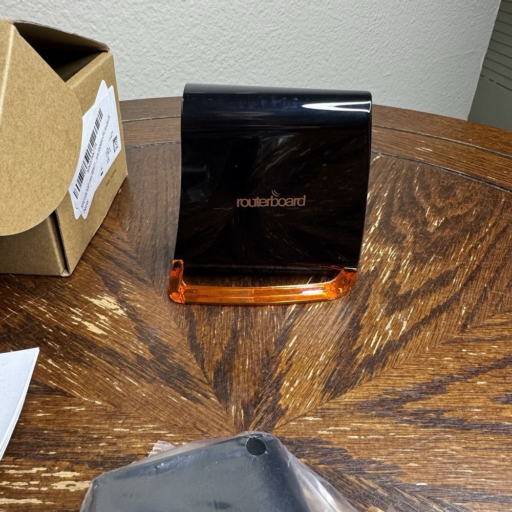 MikroTik RB931-2nD hAP mini Wireless Router Bundle w/ Power Adapter Box