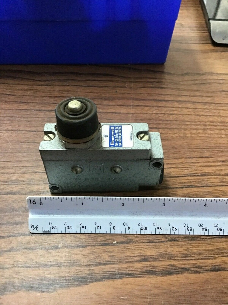 Honeywell Micro Switch Model BZE7S-2RN (TA3SG)