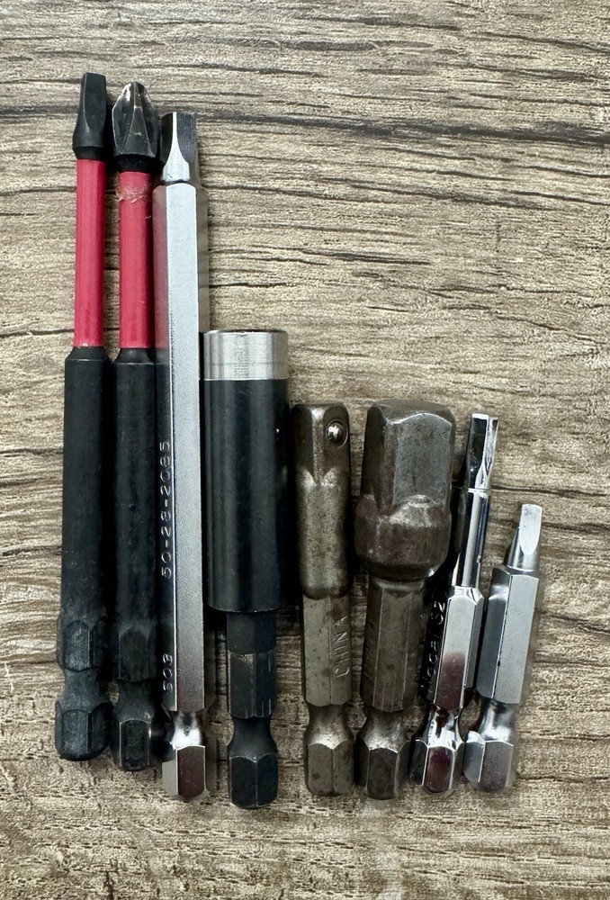 LOT OF 8 ASSORTED SCREWDRIVER BITS