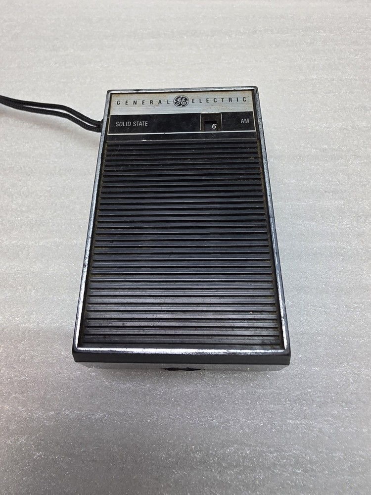 General Electric Solid State Black AM Radio