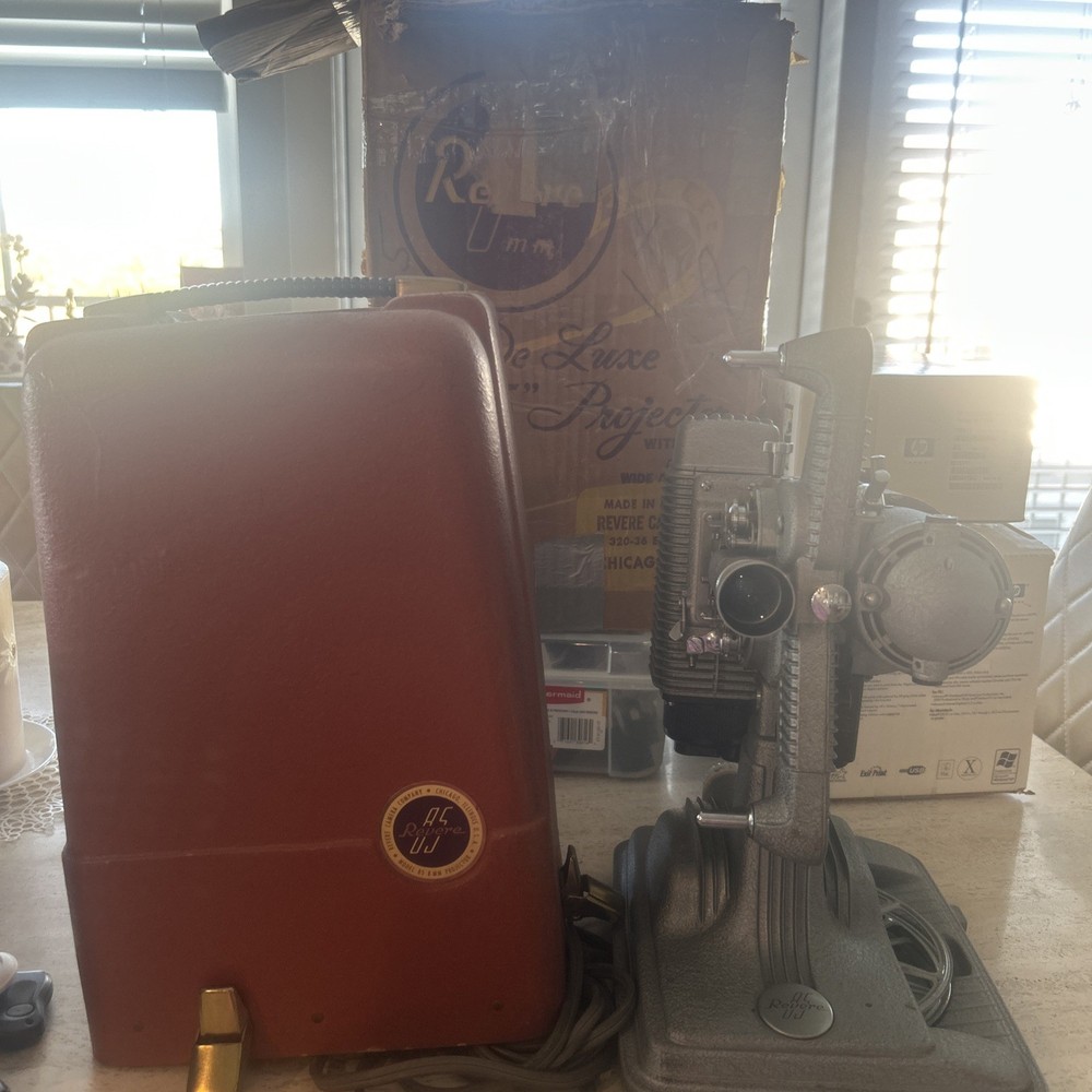 Revere Model 85 8mm projector with Case & Cable (Motor Tested) Read description