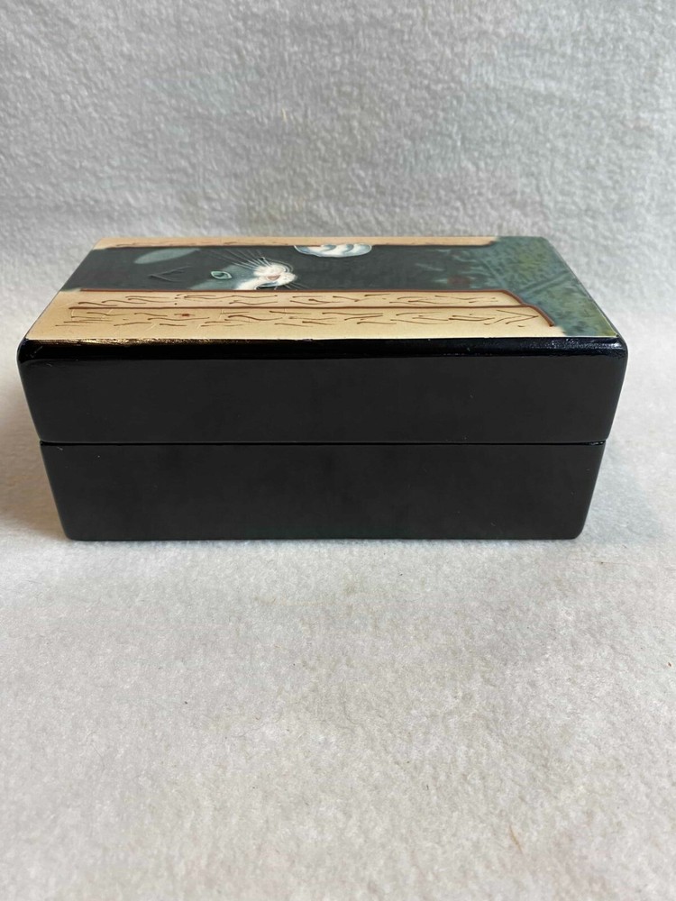 Black Lacquer Cat Rectangle Shaped Trinket Box