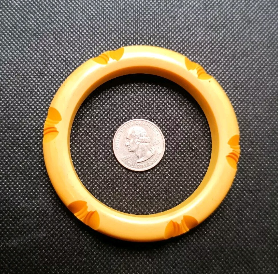 Hand Carved Butterscotch Vintage Bakelite Bangle Unsigned 2.5" Diameter