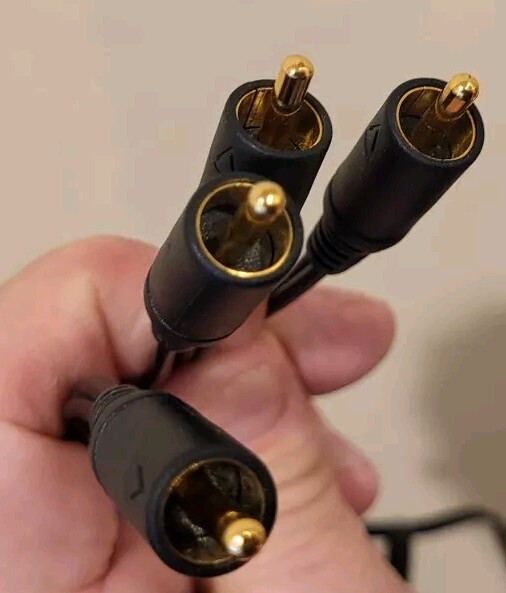 CREATIVE 4 Speakers Three with Stands PC Surround ?