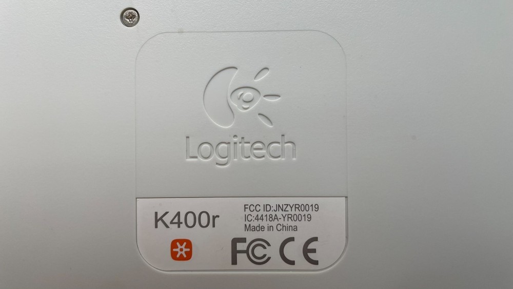 Logitech K400r Wireless Keyboard Built-In Multi-Touch Touchpad w/ Dongle