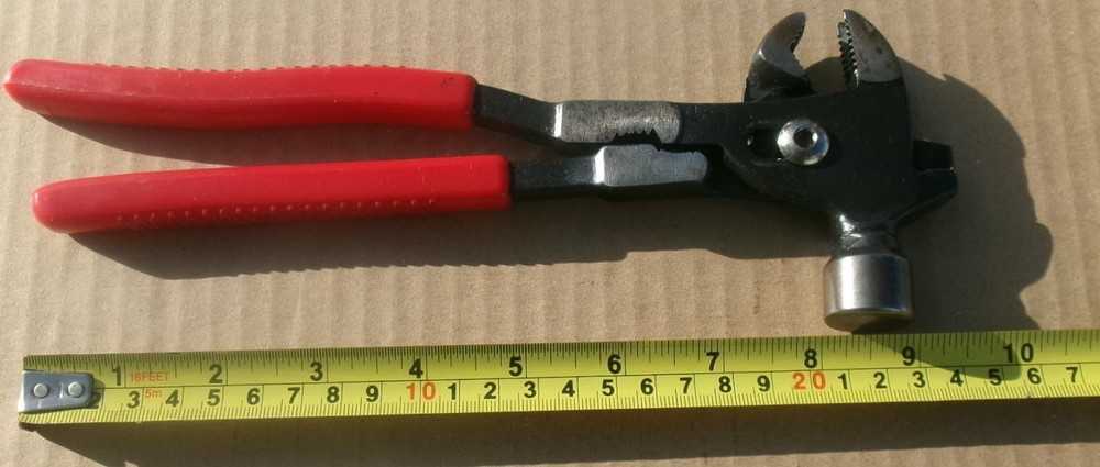Multi-Tool Hammer, Pliers, Nail Puller 6 in 1