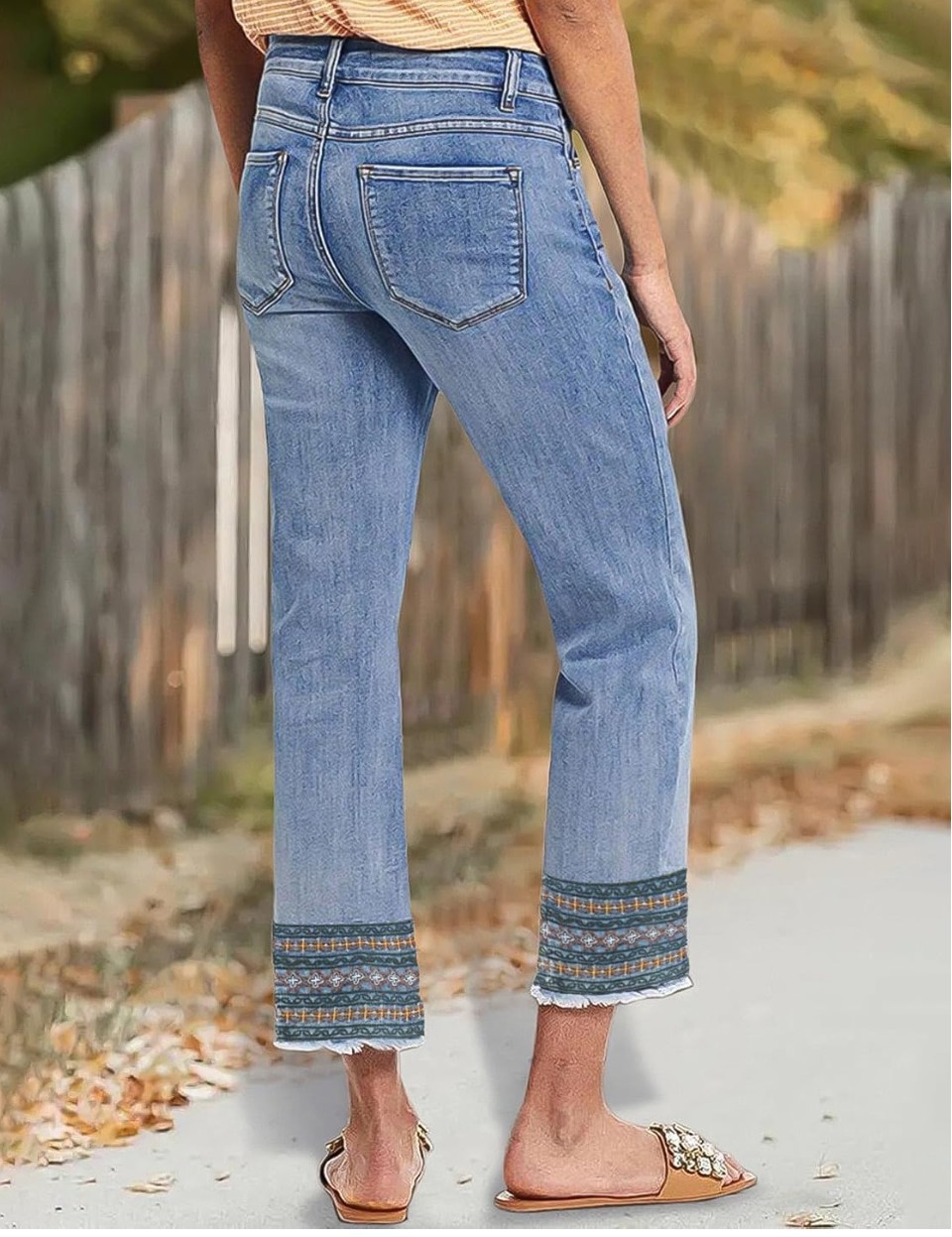 Flamingals Sz M Straight Leg Jeans Low Rise Cropped Wash Embroidery Raw Hem