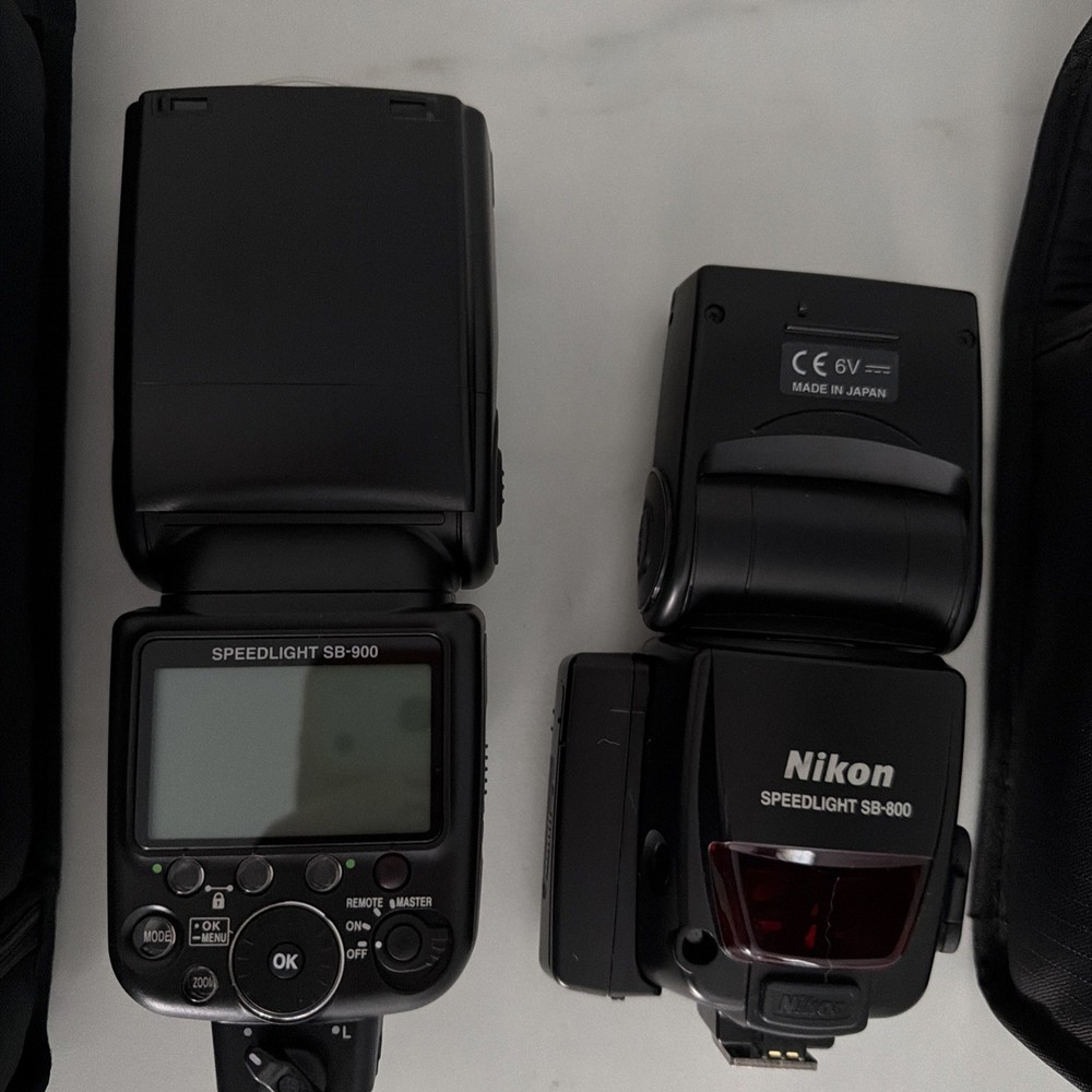 Nikon Speedlight Flash SB-900 And SB-800 With Cases