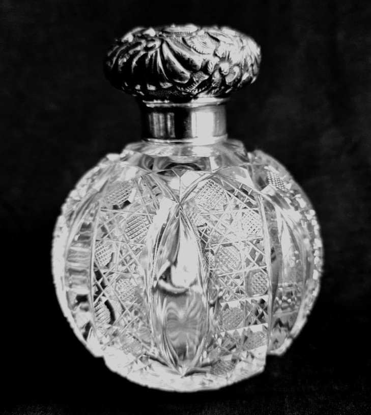 Fine Large Sterling Silver Topped Perfume Bottle Eyewinker Chester England 1899