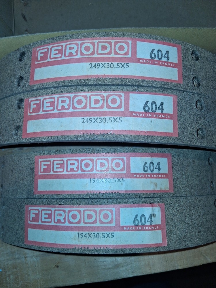 Renault Dauphine brake shoe relining kit