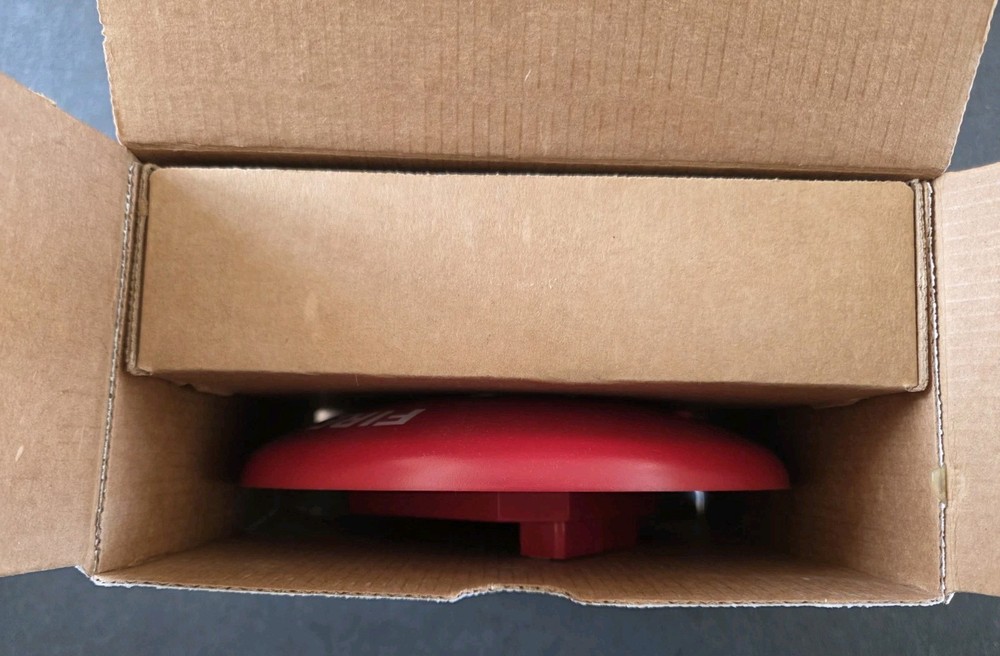 SYSTEM SENSOR SC24115 SPECTRALERT RED CEILING MOUNT 24VDC 115CD STROBE - NEW
