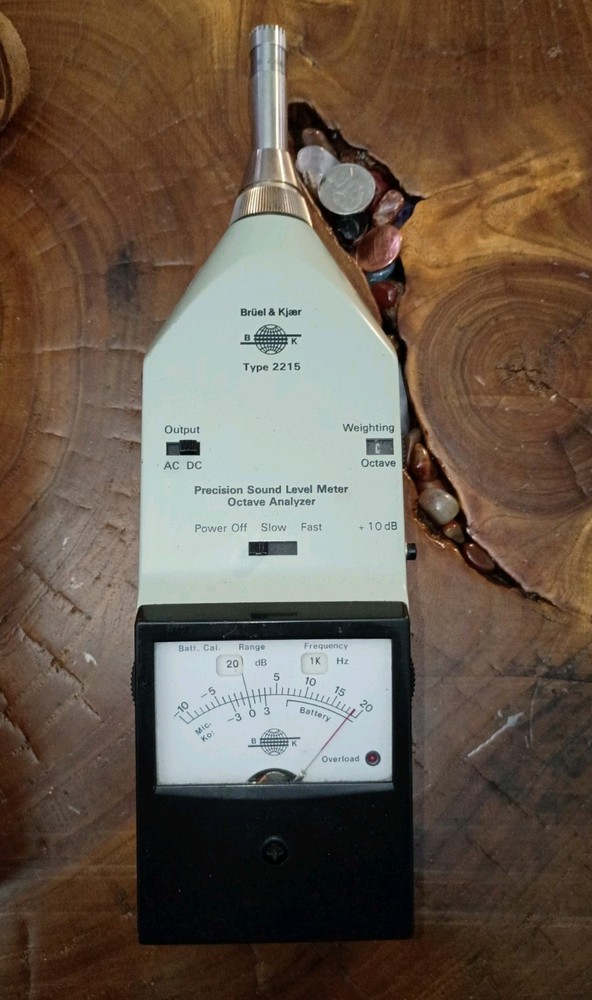 Bruel Kjaer Type 2215 Portable Precision Sound Level Meter Octave Analyzer