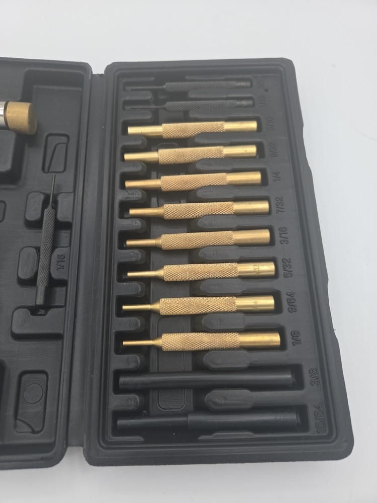 war machine Engineering Hammer & Punch Set w/ Plastic Case