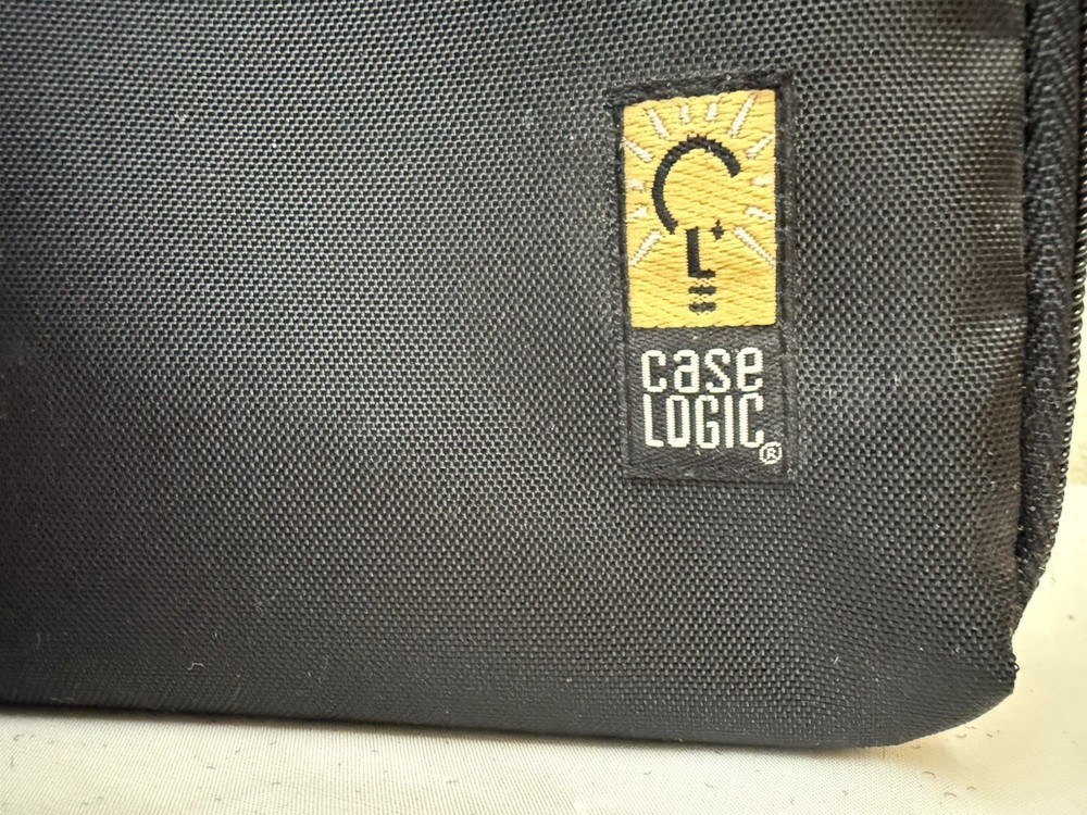 Vintage 2000s Case Logic 30 CD Carrying Case Bag Storage w/Strap