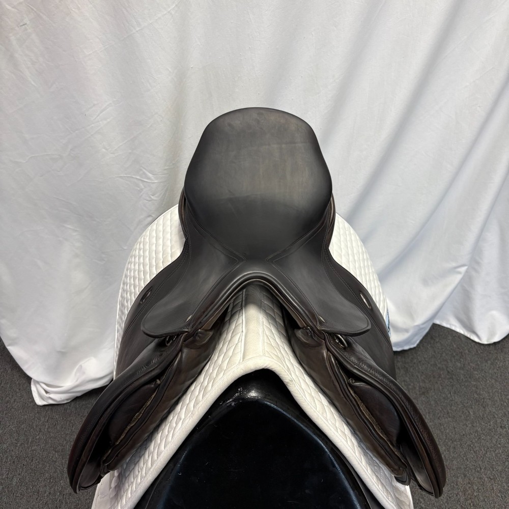 Used Schleese Eagle- Size 18" Jump Saddle Brown