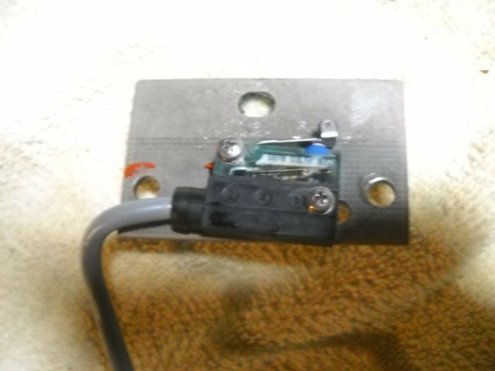 BIZERBA HD 33 MEAT SLICER  STFTY SWITCH AND MOUNT