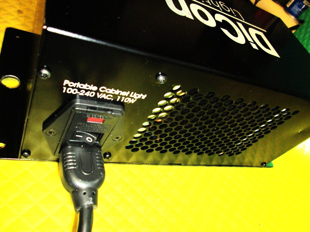 Dicon Fiber Illuminator 5200