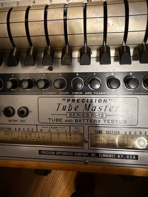 vacuum tube tester working