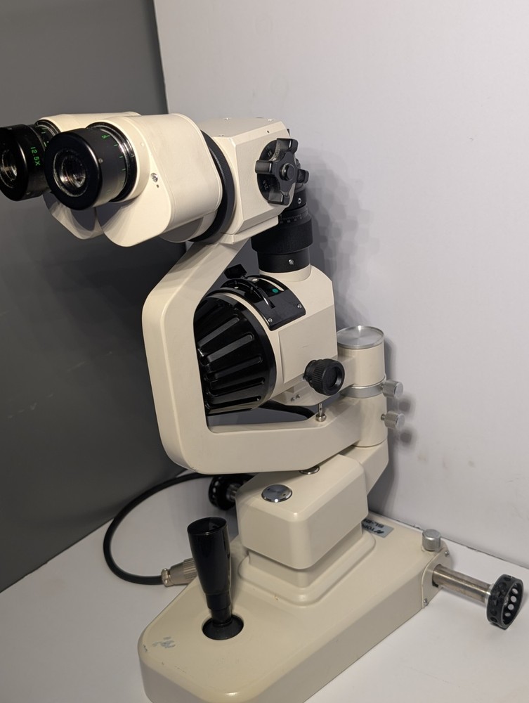 Topcon SL-2E Slit Lamp