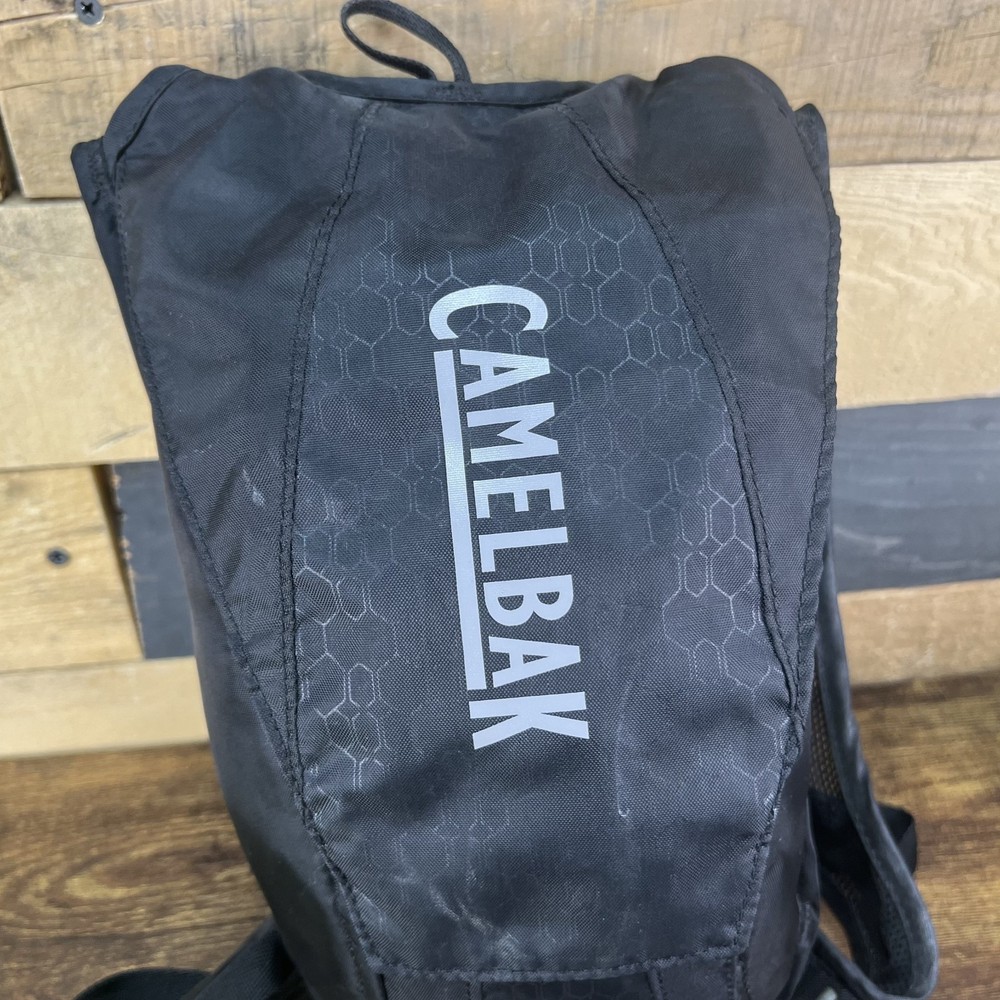 CAMELBAK HYDROBAK Backpack with 1.5L Bladder Reservoir EUC