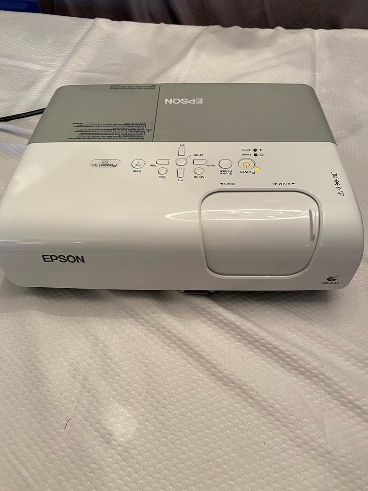 Epson PowerLite S5 series/77C LCD Projector complete with case and cable