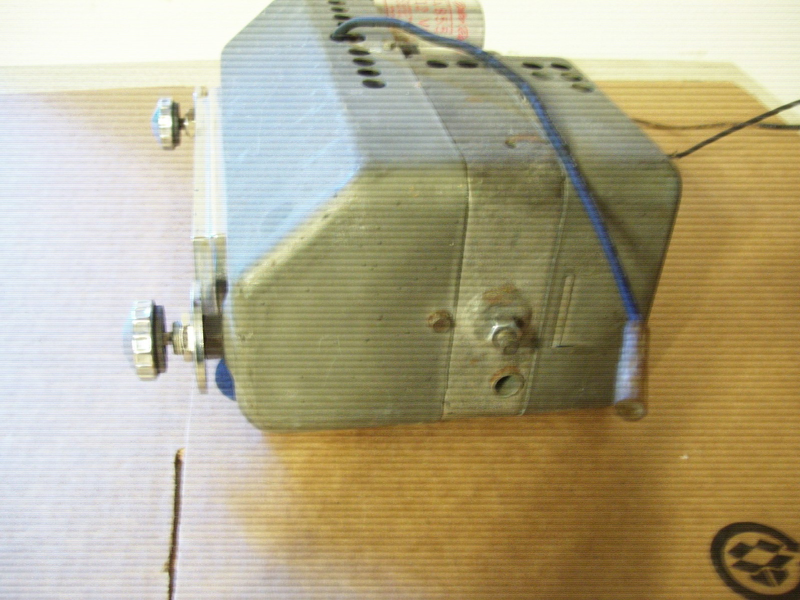 55 56 1955 1956 Chevy non push button radio good working